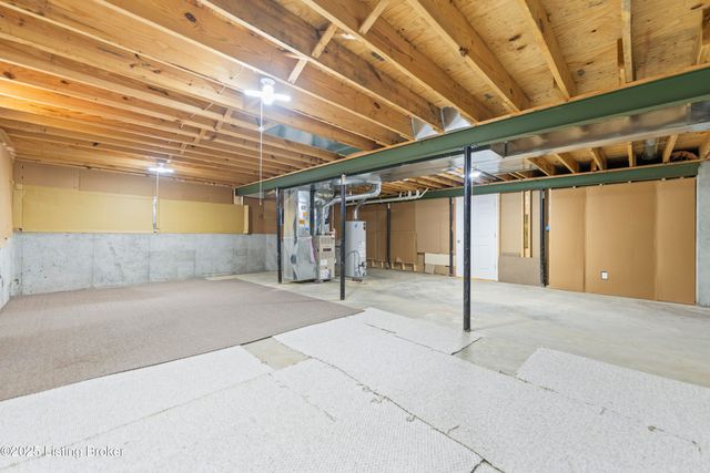 4702 Chenoweth Run Rd, Louisville, KY 40299