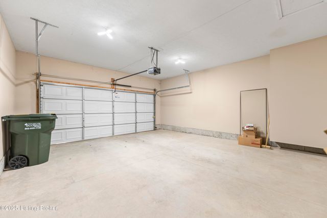 4702 Chenoweth Run Rd, Louisville, KY 40299