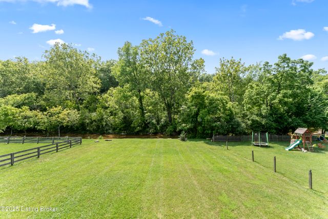 4702 Chenoweth Run Rd, Louisville, KY 40299