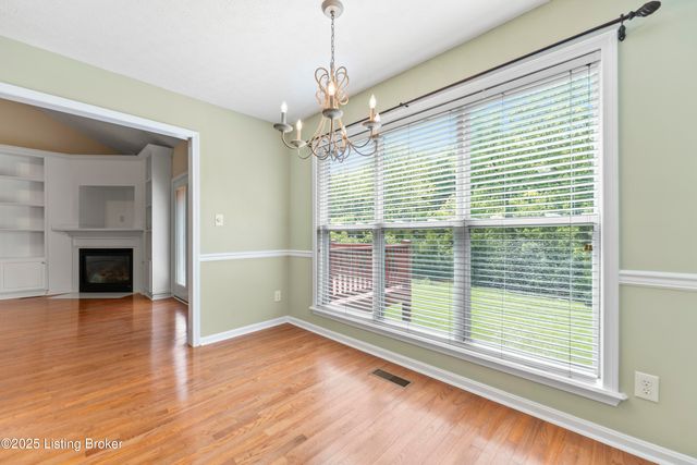 4702 Chenoweth Run Rd, Louisville, KY 40299