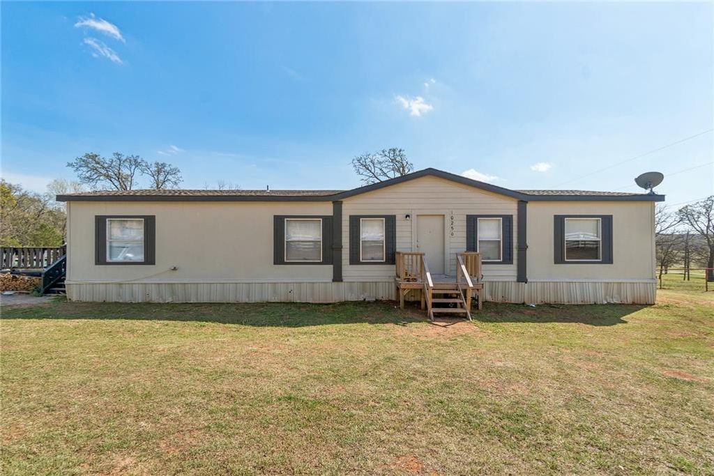 Image 1 of property listing at 10250 E Post Oak Road, Noble, OK 73068