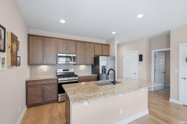 9845 Monte Way, Newburgh, IN 47630