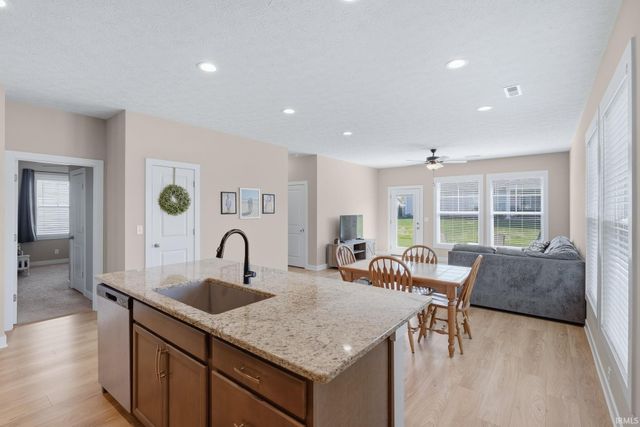 9845 Monte Way, Newburgh, IN 47630