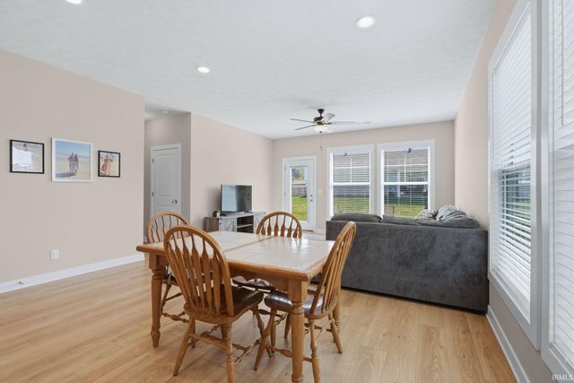 9845 Monte Way, Newburgh, IN 47630