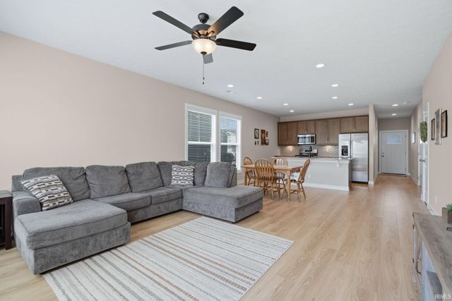 9845 Monte Way, Newburgh, IN 47630