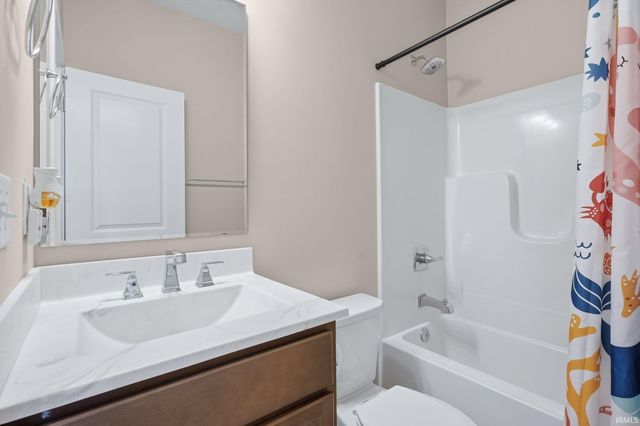 9845 Monte Way, Newburgh, IN 47630