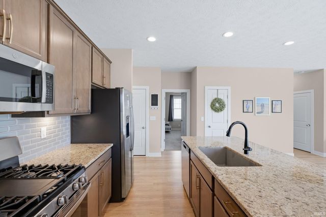 9845 Monte Way, Newburgh, IN 47630