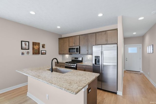 9845 Monte Way, Newburgh, IN 47630