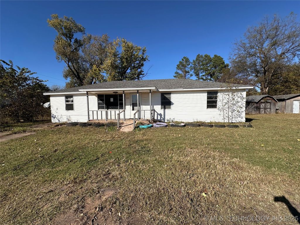 805 E Tejon Avenue, Bristow, OK 74010