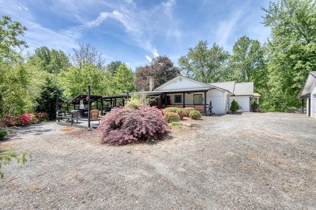 710 Town Mountain Road, Hayesville, NC 28904