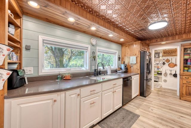 710 Town Mountain Road, Hayesville, NC 28904
