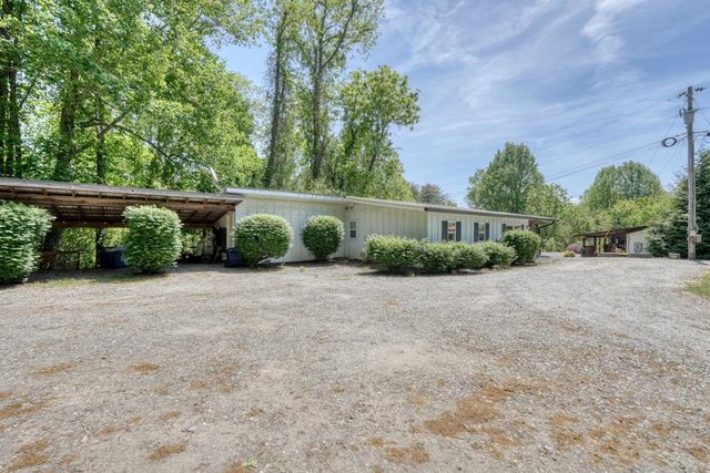 710 Town Mountain Road, Hayesville, NC 28904