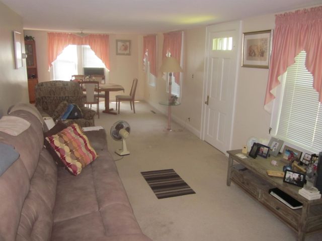 223 Post Road, Greenland, NH 03840