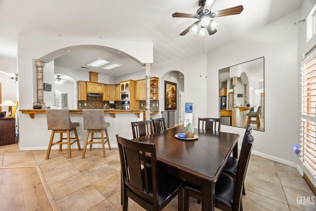 5307 Glacier Springs Drive, Bakersfield, CA 93313