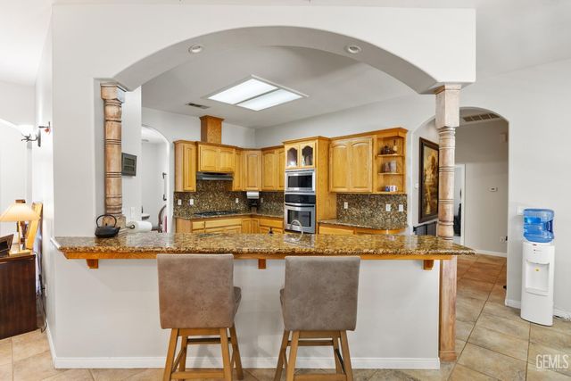 5307 Glacier Springs Drive, Bakersfield, CA 93313