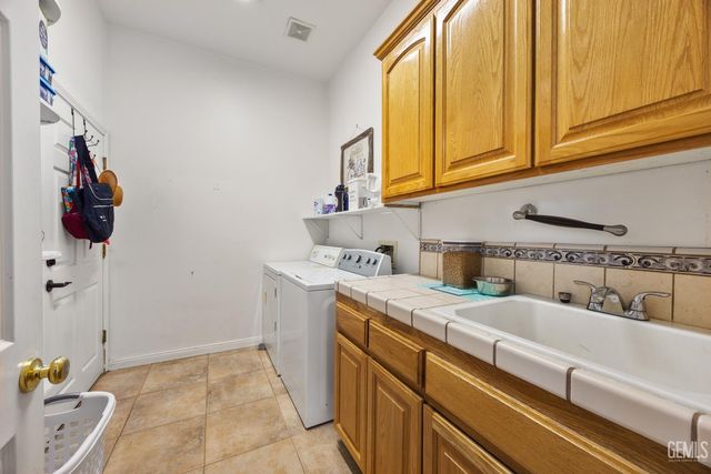 5307 Glacier Springs Drive, Bakersfield, CA 93313
