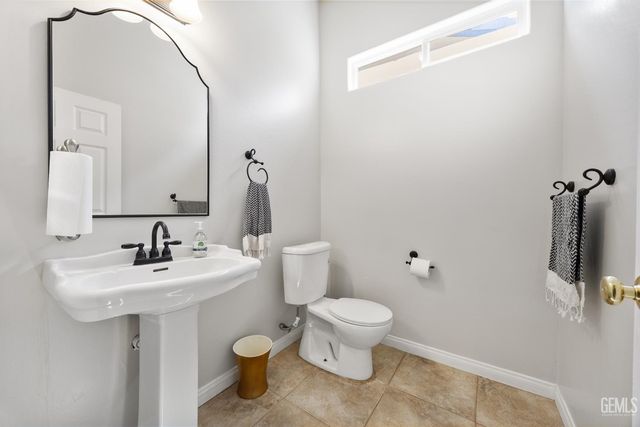 5307 Glacier Springs Drive, Bakersfield, CA 93313
