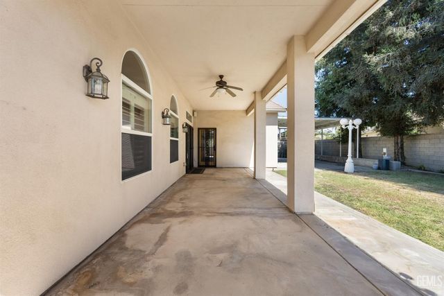 5307 Glacier Springs Drive, Bakersfield, CA 93313
