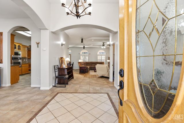 5307 Glacier Springs Drive, Bakersfield, CA 93313