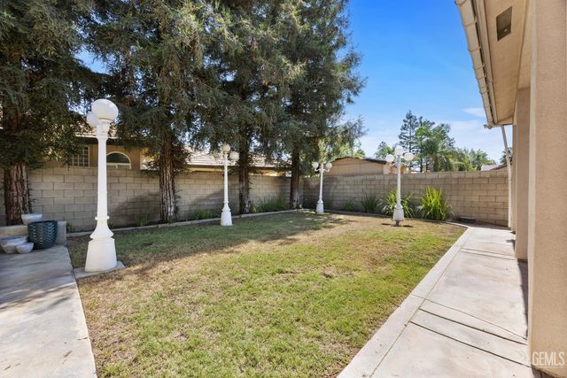 5307 Glacier Springs Drive, Bakersfield, CA 93313