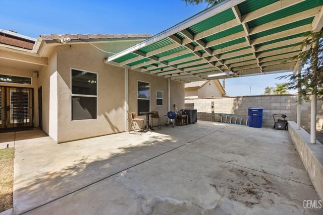 5307 Glacier Springs Drive, Bakersfield, CA 93313