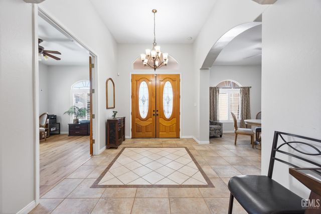 5307 Glacier Springs Drive, Bakersfield, CA 93313
