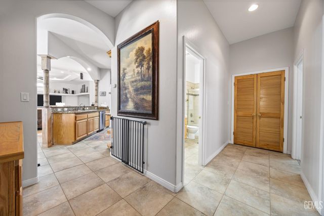5307 Glacier Springs Drive, Bakersfield, CA 93313