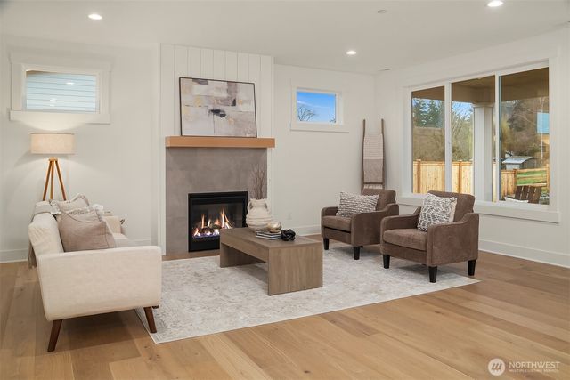 21609 Poplar Way, Brier, WA 98036