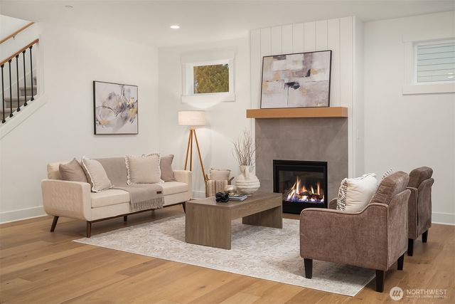 21609 Poplar Way, Brier, WA 98036