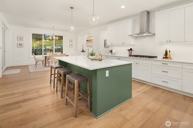 21609 Poplar Way, Brier, WA 98036