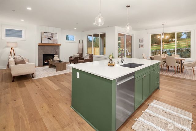 21609 Poplar Way, Brier, WA 98036