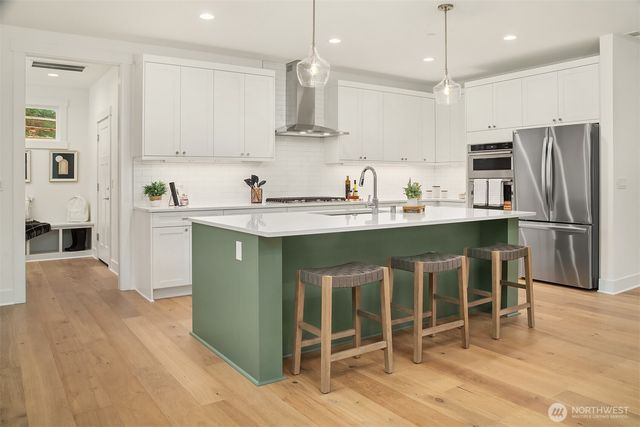 21609 Poplar Way, Brier, WA 98036