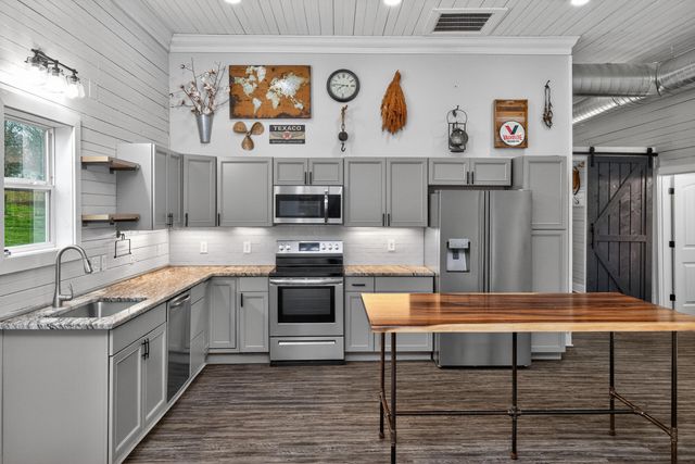 2890 Sulphur Well Pike, Nicholasville, KY 40356