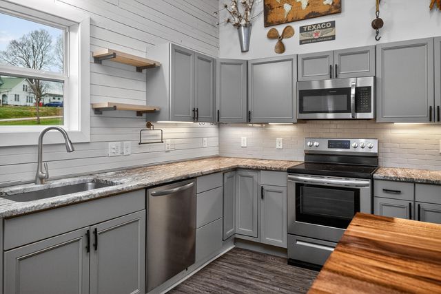 2890 Sulphur Well Pike, Nicholasville, KY 40356