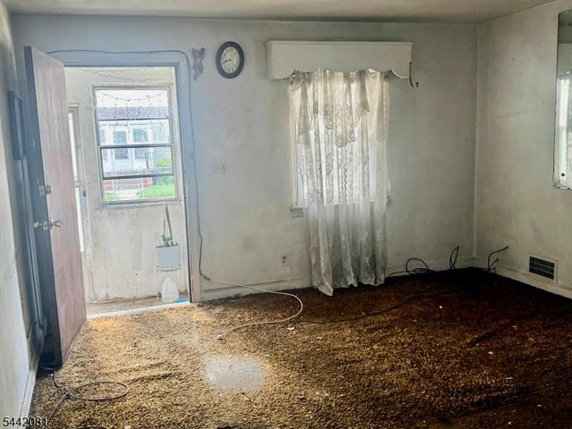 72 Hanford St, Newark City, NJ 07114