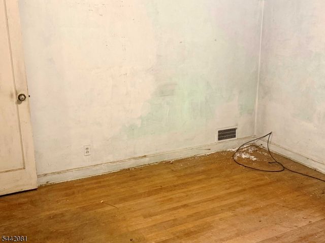 72 Hanford St, Newark City, NJ 07114