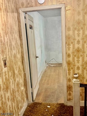 72 Hanford St, Newark City, NJ 07114