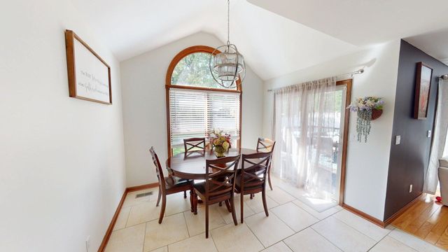 136 Glenwood Lane, Hurricane, WV 25526