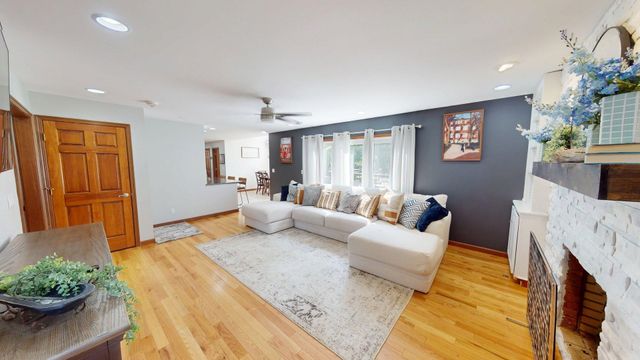 136 Glenwood Lane, Hurricane, WV 25526