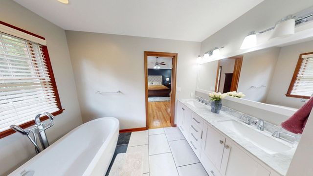 136 Glenwood Lane, Hurricane, WV 25526
