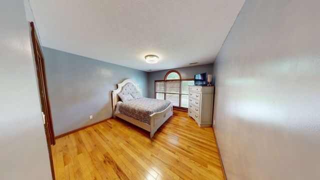 136 Glenwood Lane, Hurricane, WV 25526
