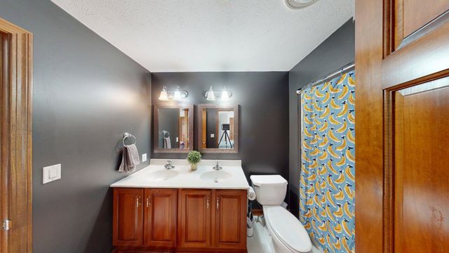 136 Glenwood Lane, Hurricane, WV 25526
