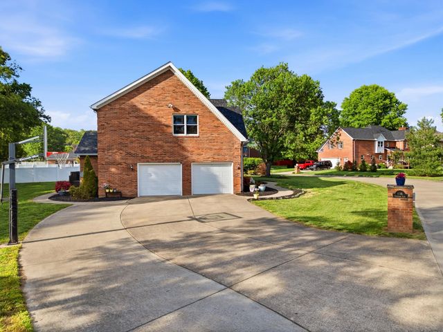 136 Glenwood Lane, Hurricane, WV 25526