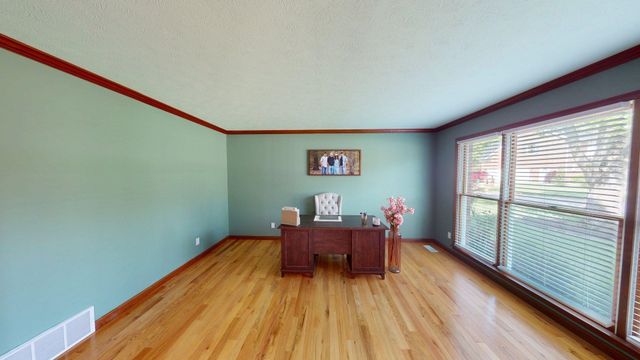 136 Glenwood Lane, Hurricane, WV 25526