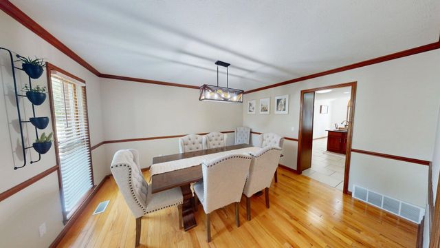 136 Glenwood Lane, Hurricane, WV 25526