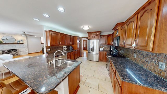 136 Glenwood Lane, Hurricane, WV 25526