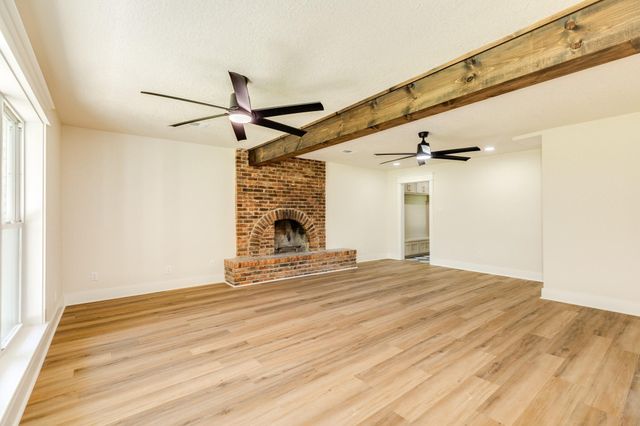 656 County Road 698c, Angleton, TX 77515