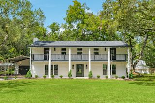 656 County Road 698c, Angleton, TX 77515