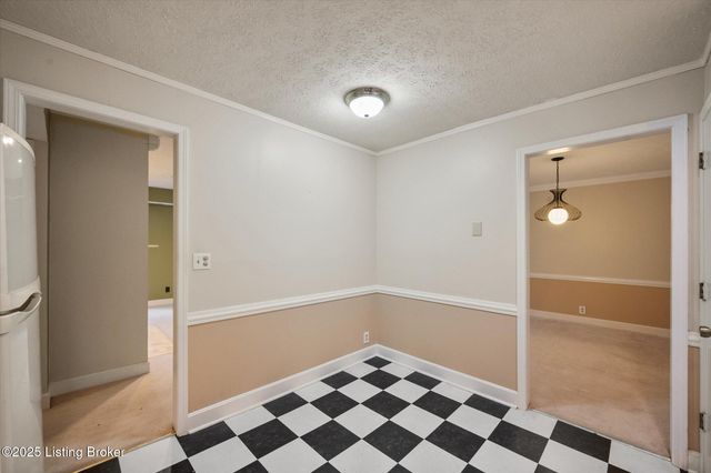 10339 Shelbyville Rd, Louisville, KY 40023