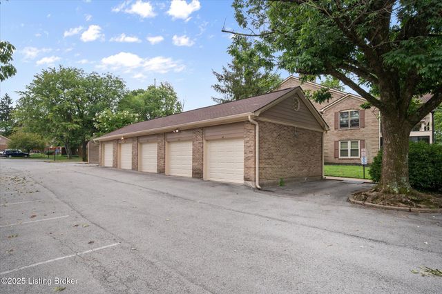 10339 Shelbyville Rd, Louisville, KY 40023